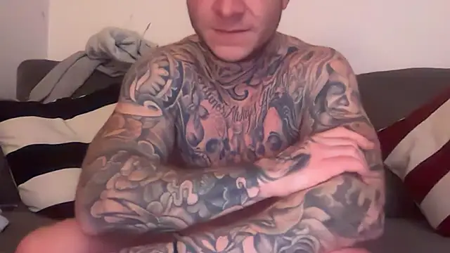 Snapshot of TeasySam chatting on 10-20-25, 10:10 TeasySam online show from 10-20-25, 10:10