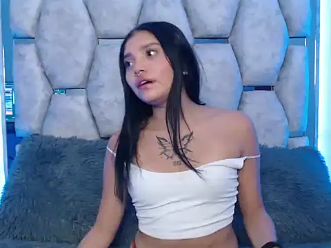 AnalyMilles online show from 10-18-25, 10:27