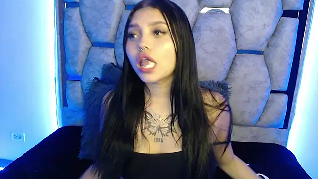 Snapshot of AnalyMilles chatting on 03-09-26, 04:38 AnalyMilles online show from 03-09-26, 04:38