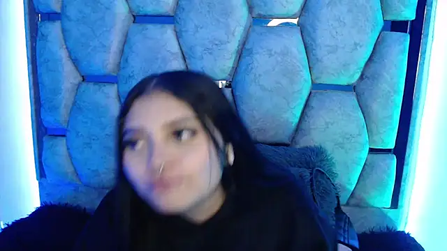 Snapshot of AnalyMilles chatting on 03-17-26, 04:06 AnalyMilles online show from 03-17-26, 04:06