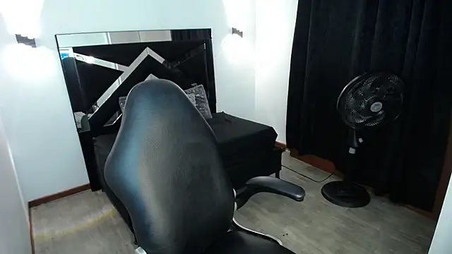 MarianaRojas  online show from 06-15-26, 02:14