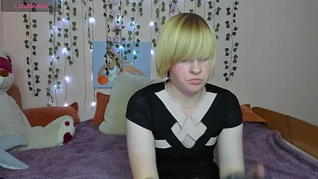 Cattie w  online show from 10-22-25, 03:07