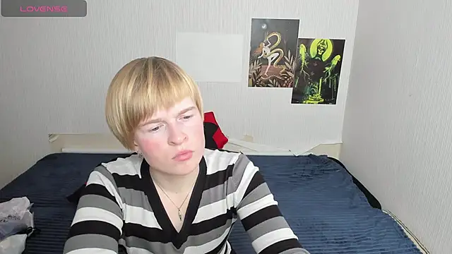 Cattie w  online show from 11-22-25, 01:15