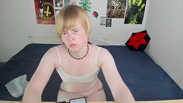 Cattie w  online show from 06-17-26, 01:19