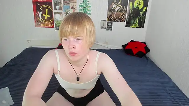 Cattie w  online show from 06-19-26, 01:10