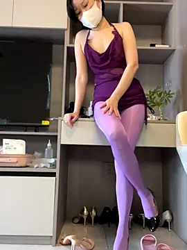 Snapshot of POS001 chatting on 12-17-25, 05:46 POS001 online show from 12-17-25, 05:46