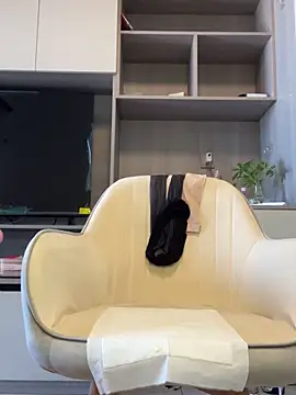 Snapshot of POS001 chatting on 12-19-25, 06:09 POS001 online show from 12-19-25, 06:09