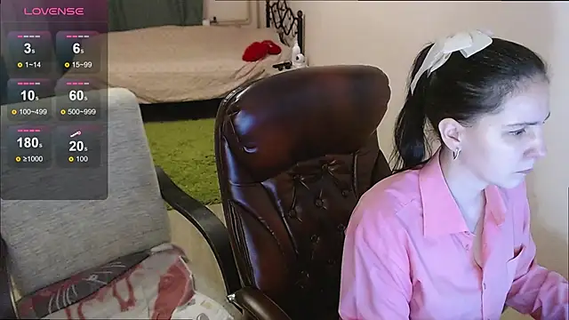 Irwi Tomboy online show from 11-15-25, 09:00