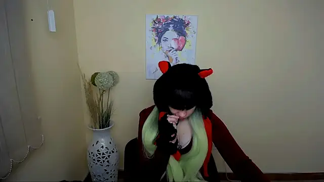 Snapshot of Dream_Caster_ chatting on 10-13-25, 06:46 Dream Caster online show from 10-13-25, 06:46