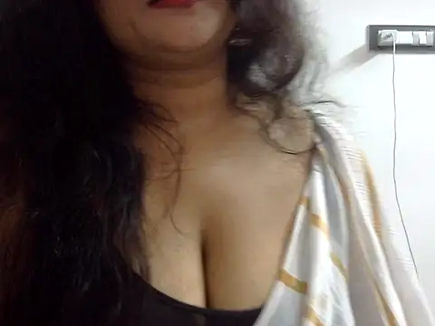 Snapshot of aarohee9 chatting on 11-25-25, 06:46 aarohee9 online show from 11-25-25, 06:46