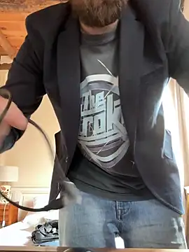 Snapshot of straight2fucked chatting on 03-08-26, 11:58 straight2fucked online show from 03-08-26, 11:58