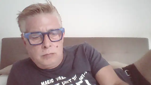 Andyrsdick online show from 10-18-25, 03:35