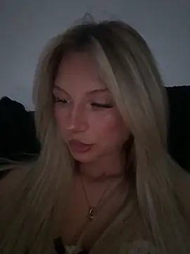 blondeeee online show from 05-06-26, 04:12