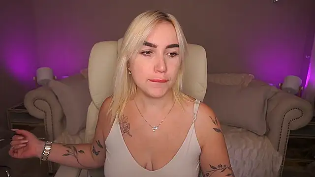 Snapshot of MariellaVi chatting on 09-25-25, 12:31 MariellaVi online show from 09-25-25, 12:31