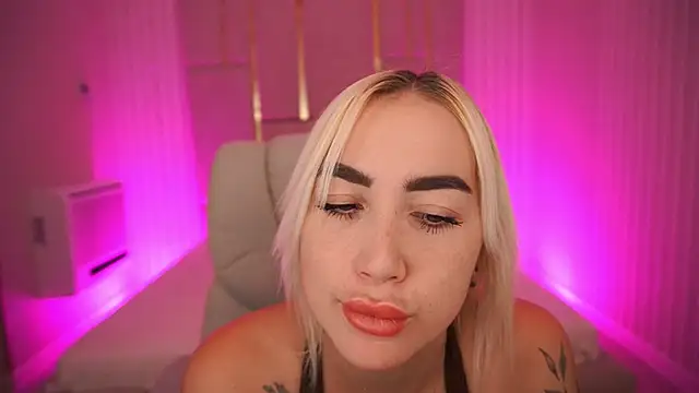 Snapshot of MariellaVi chatting on 09-26-25, 12:31 MariellaVi online show from 09-26-25, 12:31