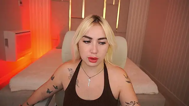 Snapshot of MariellaVi chatting on 10-06-25, 12:35 MariellaVi online show from 10-06-25, 12:35