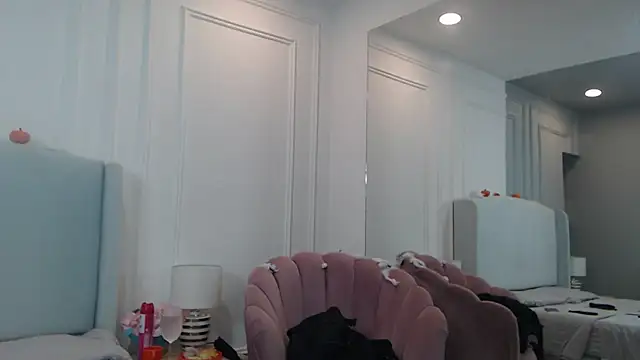 ChantalGarner online show from 11-06-25, 01:01