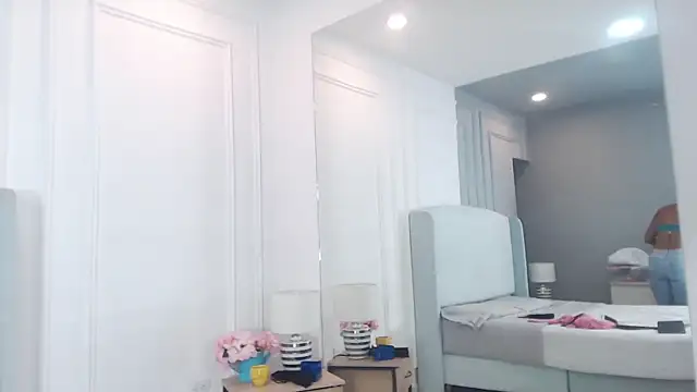 ChantalGarner online show from 12-17-25, 01:06