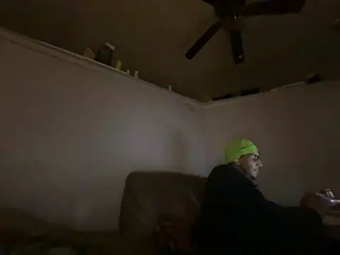 Snapshot of ThrowedWorldWide chatting on 11-13-25, 01:21 ThrowedWorldWide online show from 11-13-25, 01:21