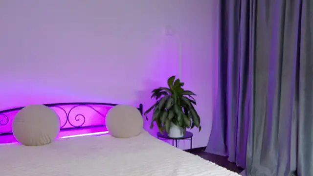 Snapshot of KariDollar chatting on 11-23-25, 02:06 KariDollar online show from 11-23-25, 02:06