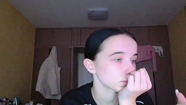 Emilia Light online show from 11-25-25, 07:08