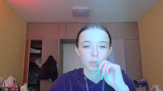 Emilia Light online show from 04-25-26, 08:06