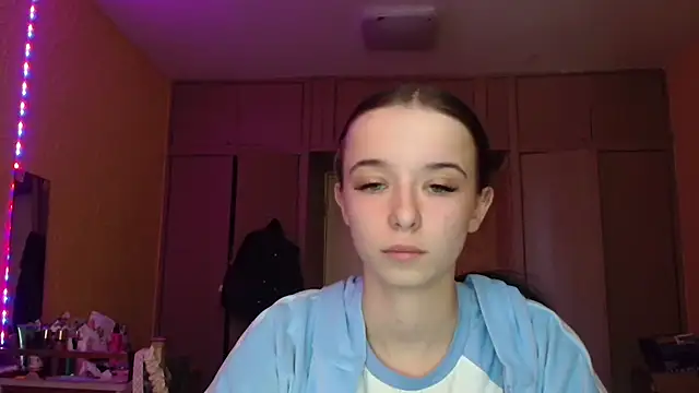 Emilia Light online show from 04-27-26, 07:39