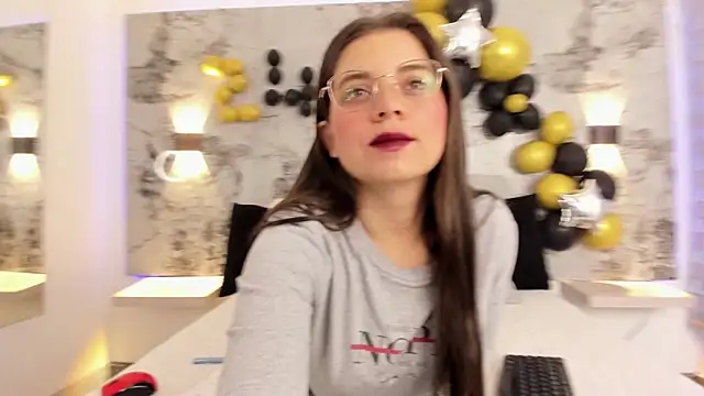 ZOE LE online show from 04-16-26, 11:55