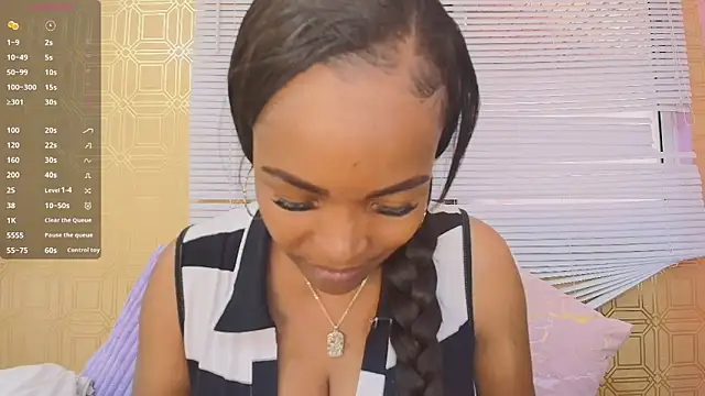 Layla lell online show from 04-25-26, 01:03