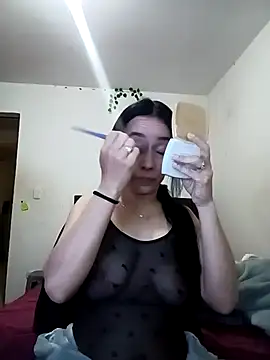 Snapshot of YaraDuartee chatting on 10-12-25, 08:19 YaraDuartee online show from 10-12-25, 08:19