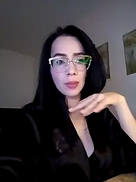 Snapshot of YaraDuartee chatting on 10-17-25, 07:49 YaraDuartee online show from 10-17-25, 07:49