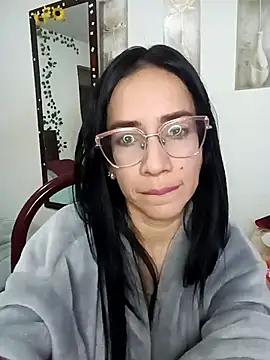 Snapshot of YaraDuartee chatting on 12-13-25, 07:53 YaraDuartee online show from 12-13-25, 07:53