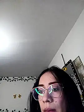 Snapshot of YaraDuartee chatting on 01-16-26, 02:15 YaraDuartee online show from 01-16-26, 02:15