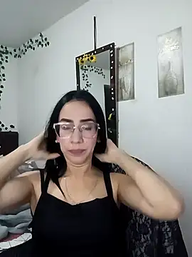 Snapshot of YaraDuartee chatting on 01-17-26, 11:41 YaraDuartee online show from 01-17-26, 11:41