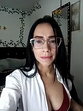 Snapshot of YaraDuartee chatting on 02-04-26, 01:00 YaraDuartee online show from 02-04-26, 01:00