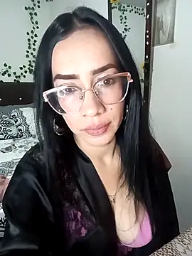 Snapshot of YaraDuartee chatting on 02-14-26, 01:46 YaraDuartee online show from 02-14-26, 01:46