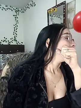 Snapshot of YaraDuartee chatting on 02-17-26, 12:40 YaraDuartee online show from 02-17-26, 12:40