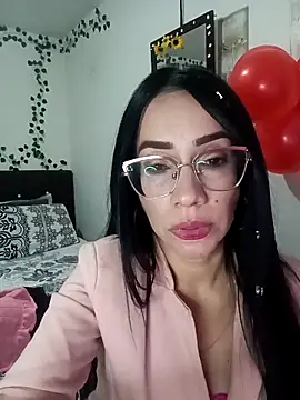 Snapshot of YaraDuartee chatting on 02-18-26, 02:51 YaraDuartee online show from 02-18-26, 02:51