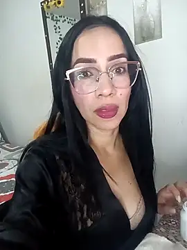 Snapshot of YaraDuartee chatting on 03-13-26, 01:01 YaraDuartee online show from 03-13-26, 01:01