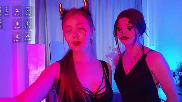 Snapshot of TwixieGuo chatting on 10-31-25, 10:49 TwixieGuo online show from 10-31-25, 10:49