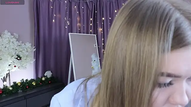 Snapshot of TwixieGuo chatting on 01-10-26, 10:28 TwixieGuo online show from 01-10-26, 10:28