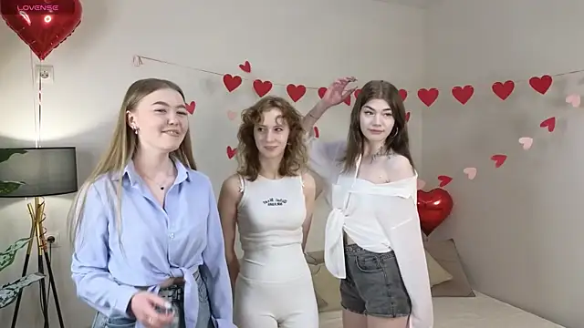 Snapshot of TwixieGuo chatting on 02-15-26, 12:25 TwixieGuo online show from 02-15-26, 12:25