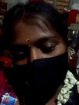 Snapshot of Tamil_Hot_Sandy chatting on 10-08-25, 04:15 Tamil Hot Sandy online show from 10-08-25, 04:15