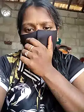 Snapshot of Tamil_Hot_Sandy chatting on 11-15-25, 06:22 Tamil Hot Sandy online show from 11-15-25, 06:22