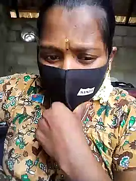 Snapshot of Tamil_Hot_Sandy chatting on 11-22-25, 04:33 Tamil Hot Sandy online show from 11-22-25, 04:33