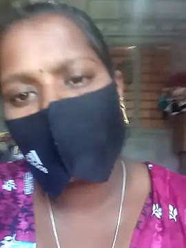 Snapshot of Tamil_Hot_Sandy chatting on 11-26-25, 05:52 Tamil Hot Sandy online show from 11-26-25, 05:52