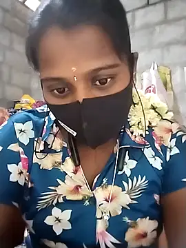 Snapshot of Tamil_Hot_Sandy chatting on 12-14-25, 06:19 Tamil Hot Sandy online show from 12-14-25, 06:19