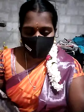 Snapshot of Tamil_Hot_Sandy chatting on 01-05-26, 05:38 Tamil Hot Sandy online show from 01-05-26, 05:38