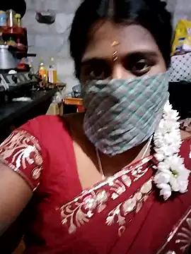 Snapshot of Tamil_Hot_Sandy chatting on 01-07-26, 06:10 Tamil Hot Sandy online show from 01-07-26, 06:10