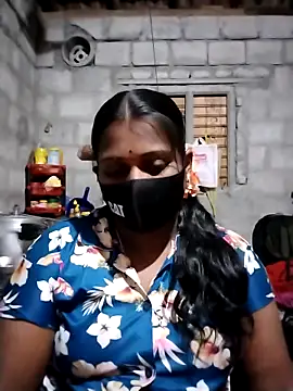 Snapshot of Tamil_Hot_Sandy chatting on 02-06-26, 06:44 Tamil Hot Sandy online show from 02-06-26, 06:44